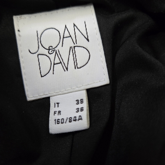 Joan & David Lightweight Black Cropped Textured Jacket With Mulberry Silk Trim. - Picture 7 of 10